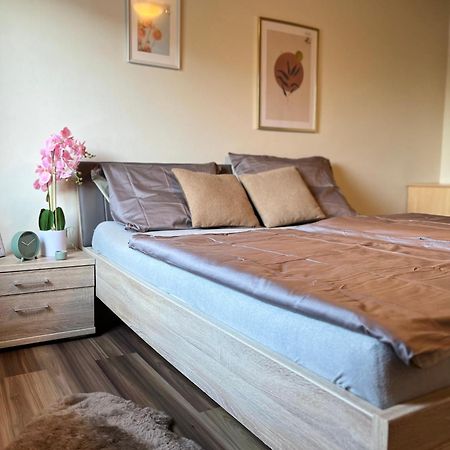 Gemuetliche Wohnung/ Cozy Apartment Niklasdorf Bagian luar foto
