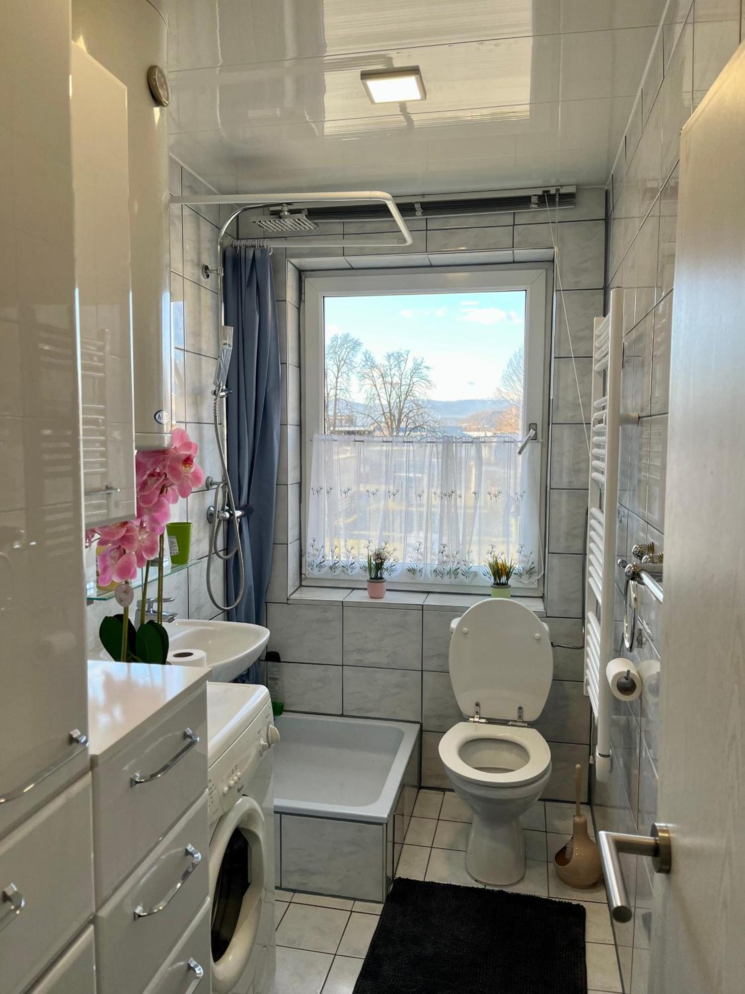 Gemuetliche Wohnung/ Cozy Apartment Niklasdorf Bagian luar foto