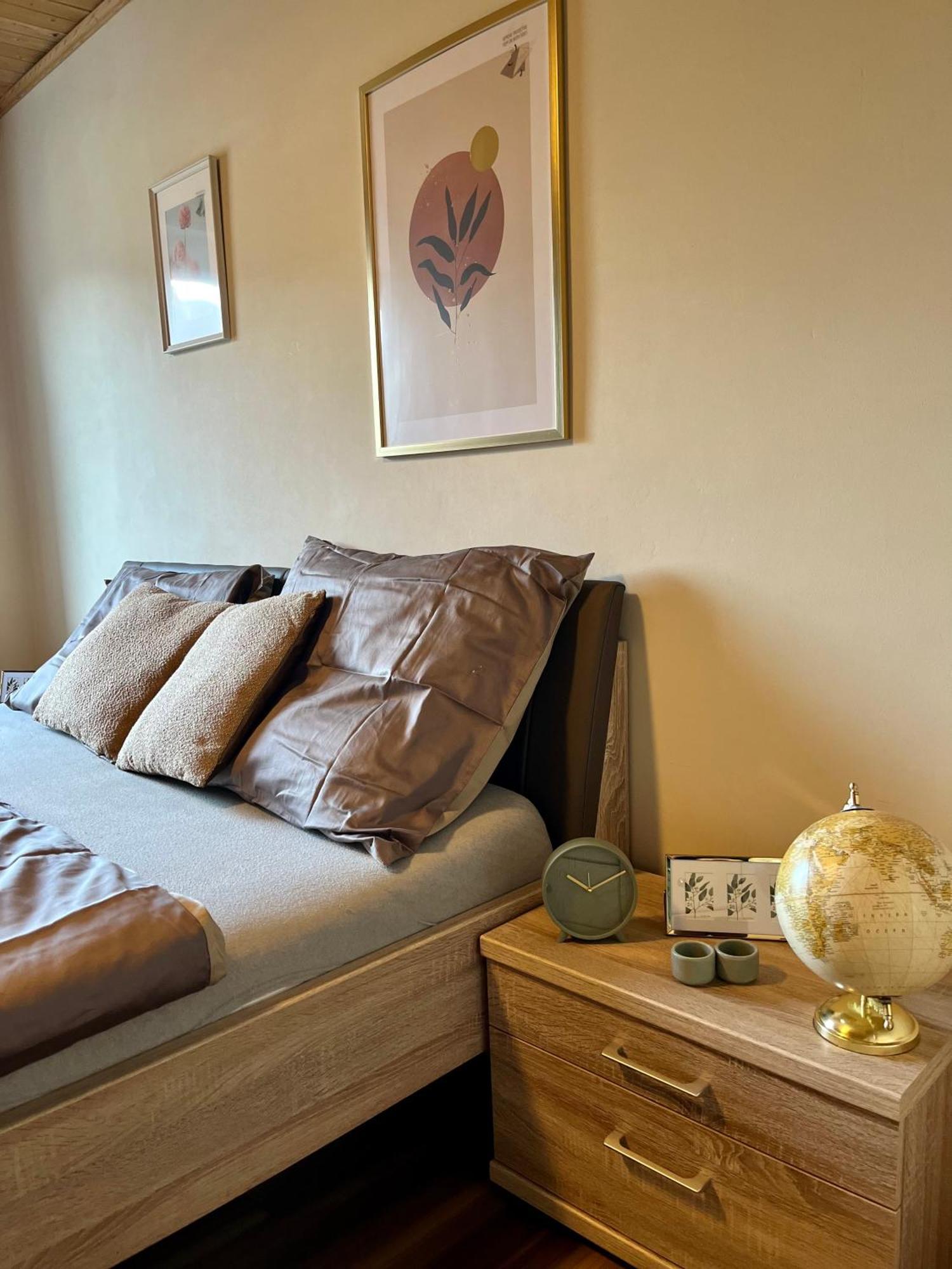 Gemuetliche Wohnung/ Cozy Apartment Niklasdorf Bagian luar foto